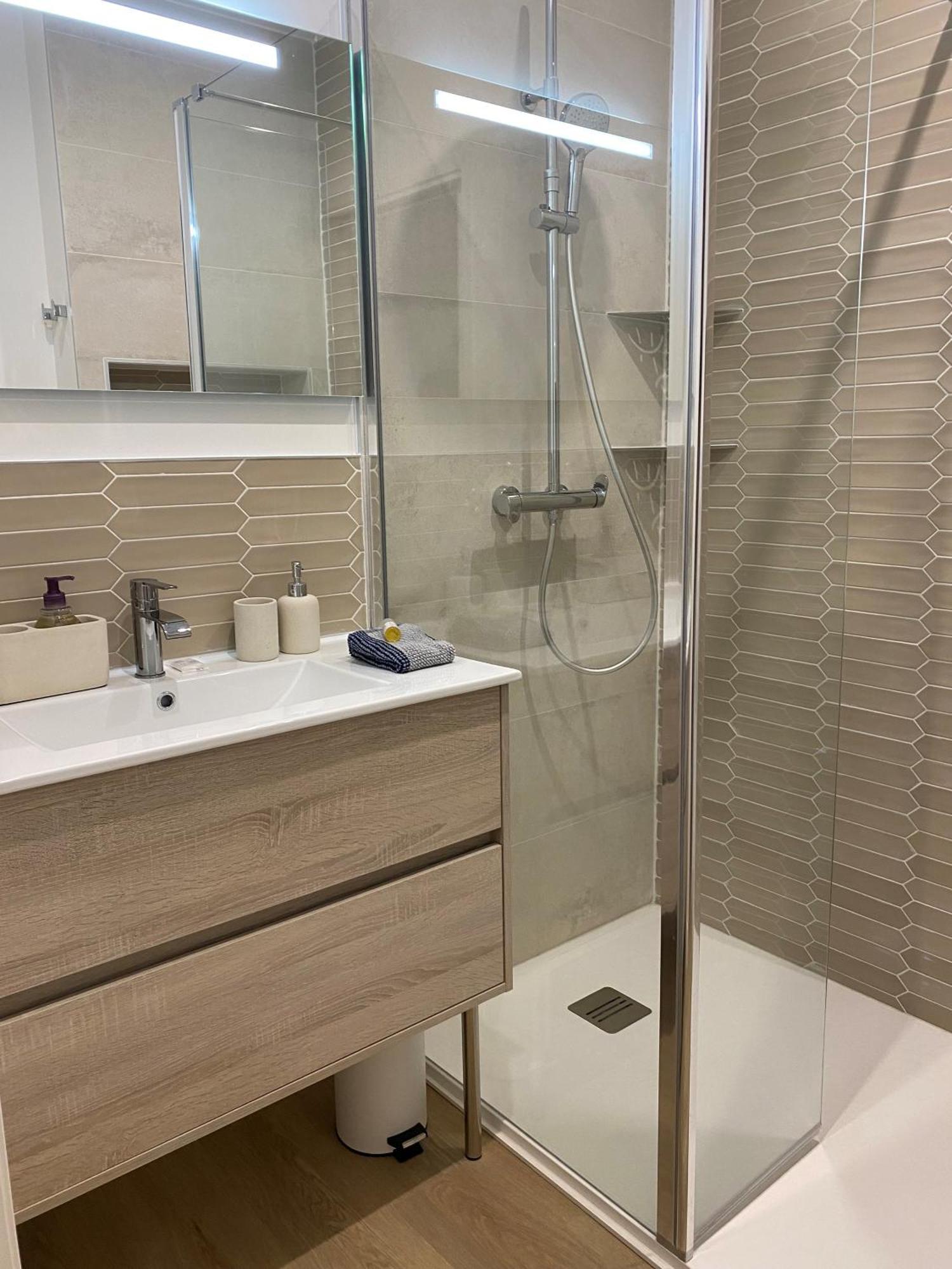 Luxe & Confort, Spacieux, Neuf, Clim Et Central سُت المظهر الخارجي الصورة
